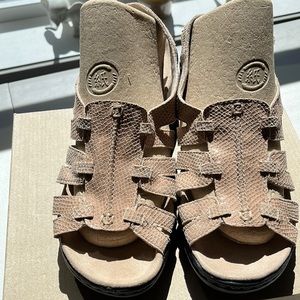 Clarks cloud stepper sandals